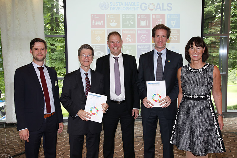 Pictured (left to right): Christian Kroll, Jeffrey Sachs, Aart De Geus, Guido Schmidt-Traub, Ingrid Hamm